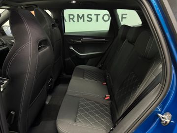 Fahrzeugverkauf 24 Skoda Karoq Sportline 1.5 AHK*Pano*19 Zoll*Matrix
