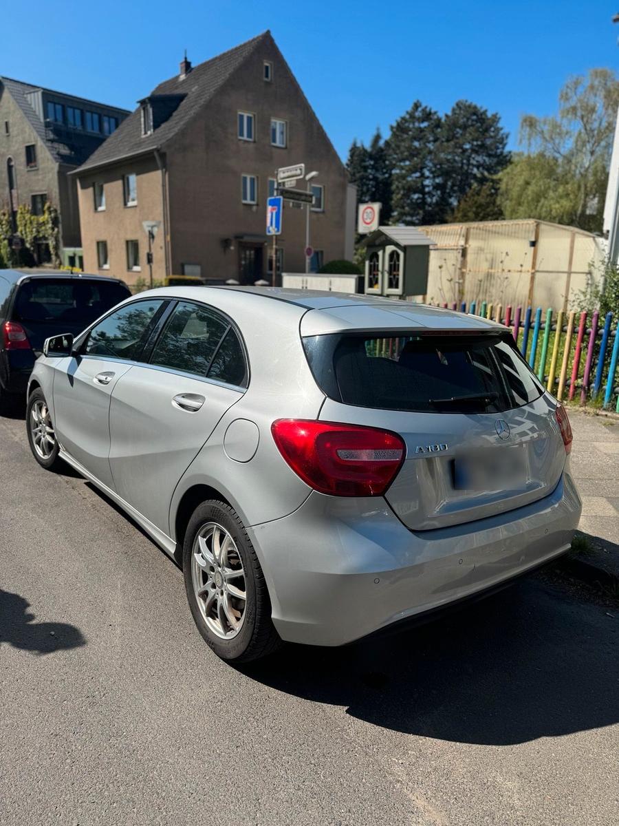 Mercedes-Benz A180 2013 — rear view