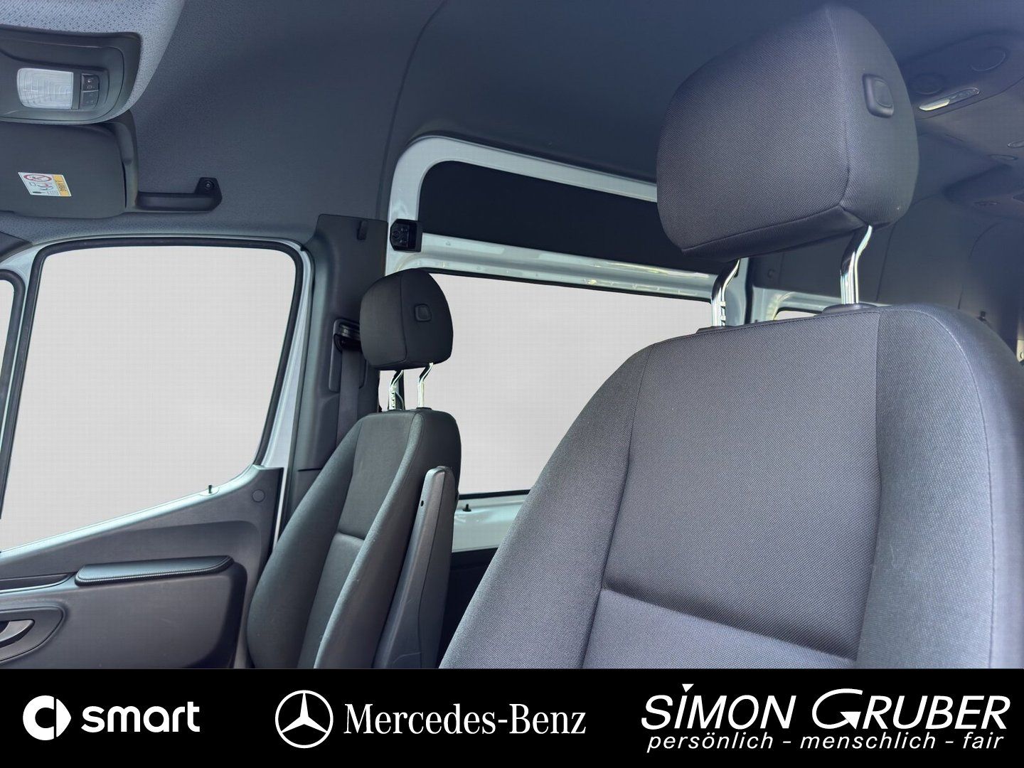 Fahrzeugabbildung Mercedes-Benz Sprinter 317 Tourer L2H2 Mobilität Rollstuhl