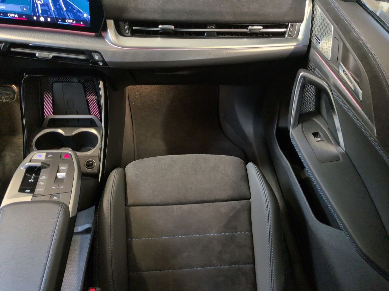 BMW iX2 - Bild 14