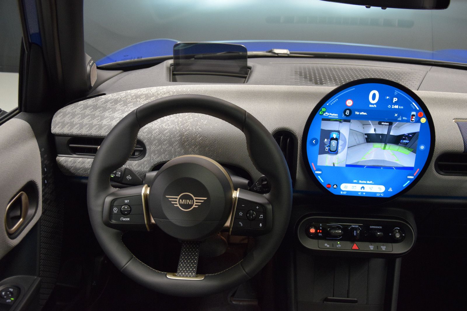 Fahrzeugabbildung MINI Cooper C Favoured Trim 5-Türen Paket-L Pano h/k