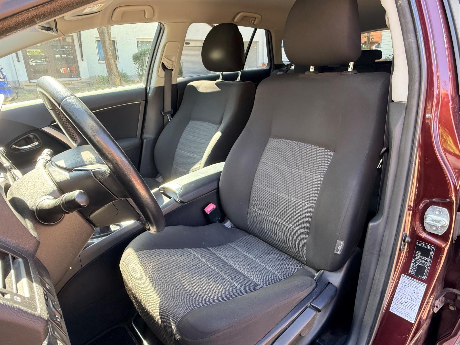Toyota Avensis 2014 — photo 35