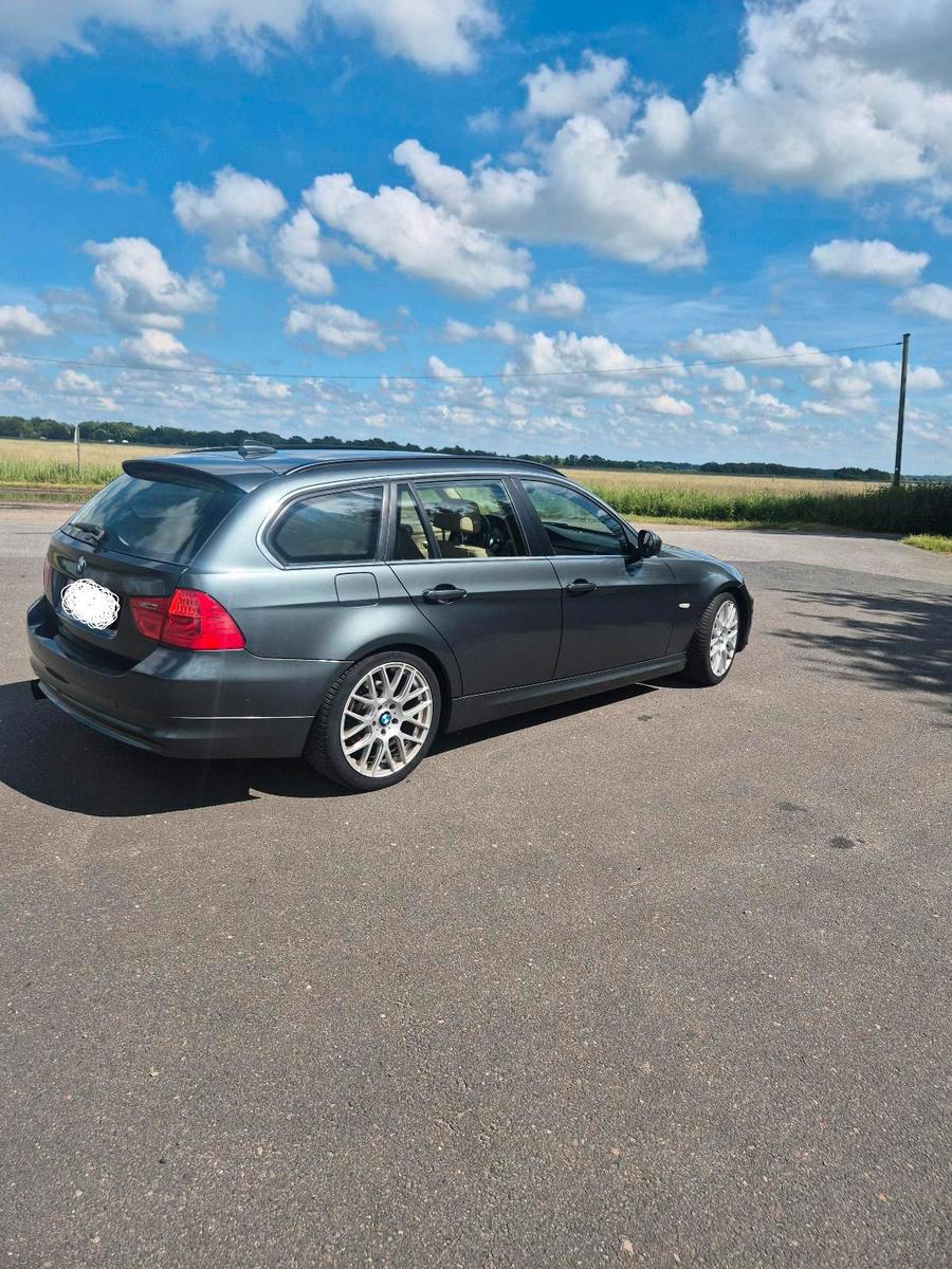 BMW 325 2011 — двигун 218 HP (160kW)