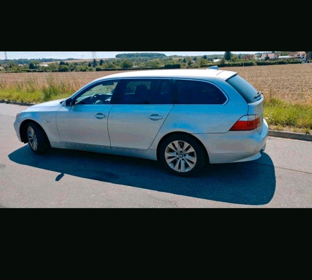 BMW 525 2007 — rear view