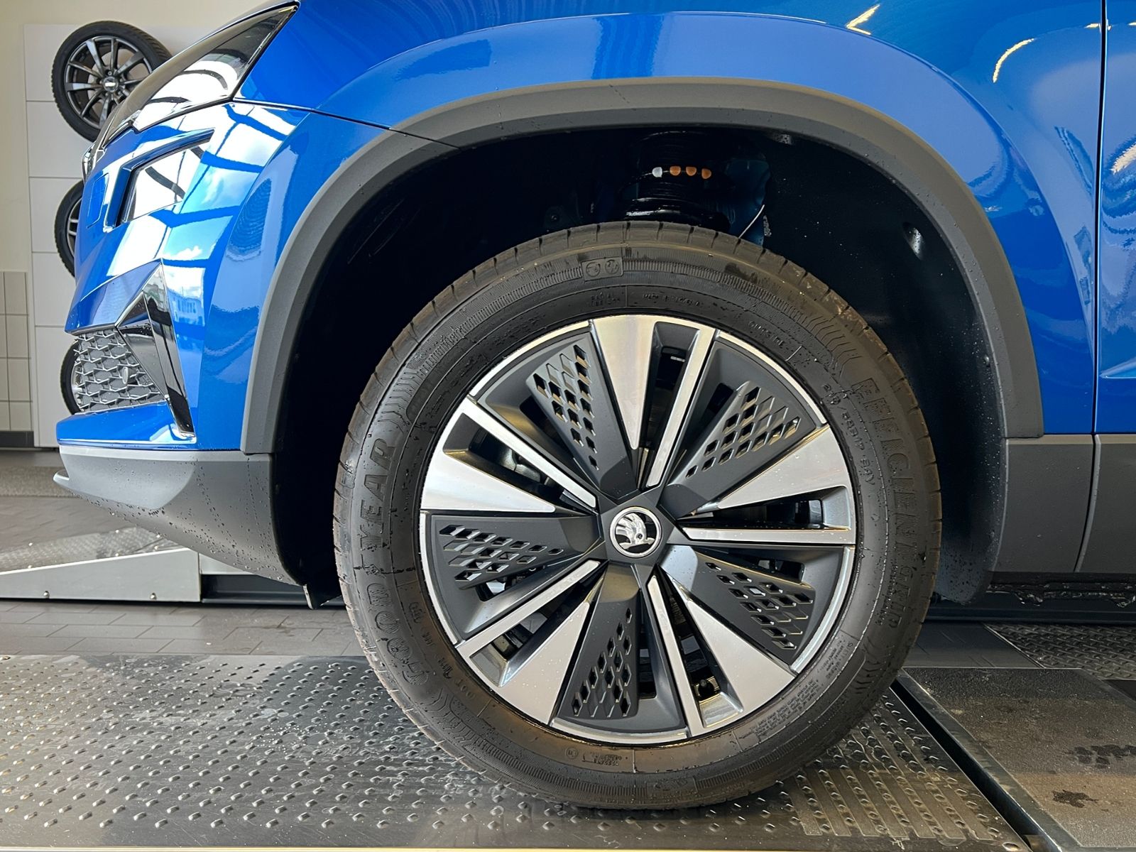 Fahrzeugabbildung SKODA Karoq DRIVE 1.5 TSI DSG *AHK, ACC, LED, Virtual