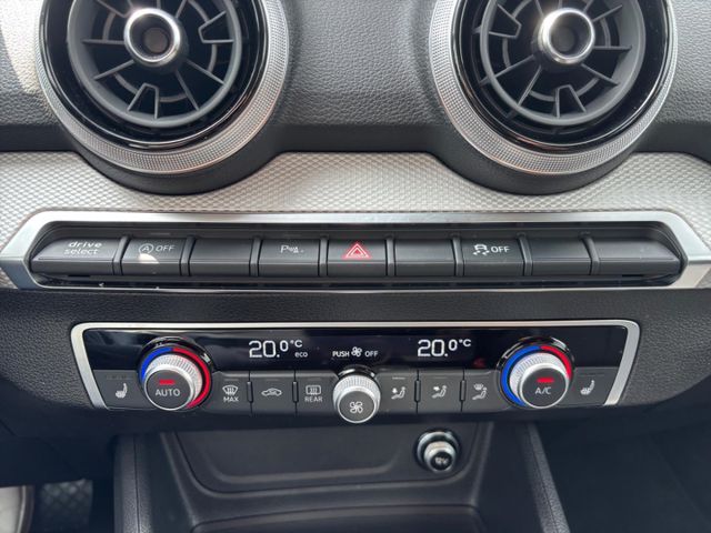 Q2 35 TFSI S line Matrix Kamera ACC CarPlay Sitz