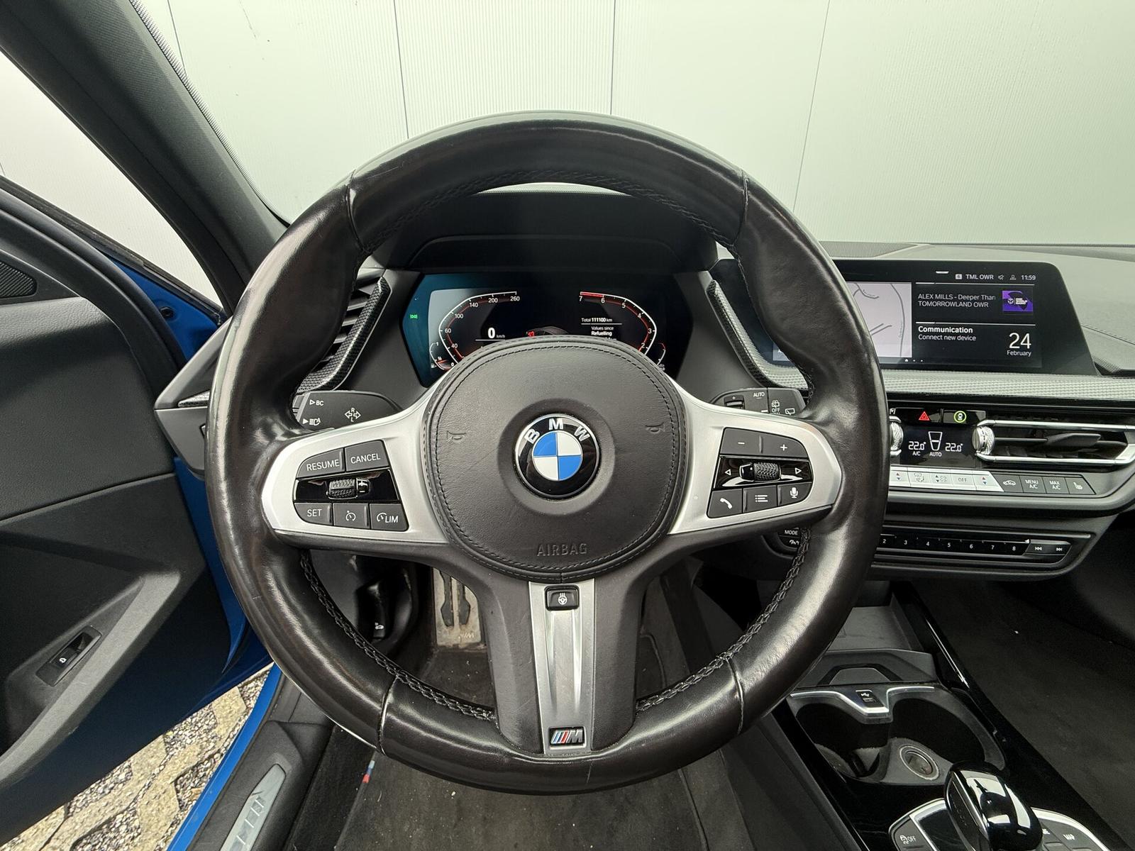 BMW 118 i M Sport SHADOW PANO HEAT MEMORY 17", миниатюра 11