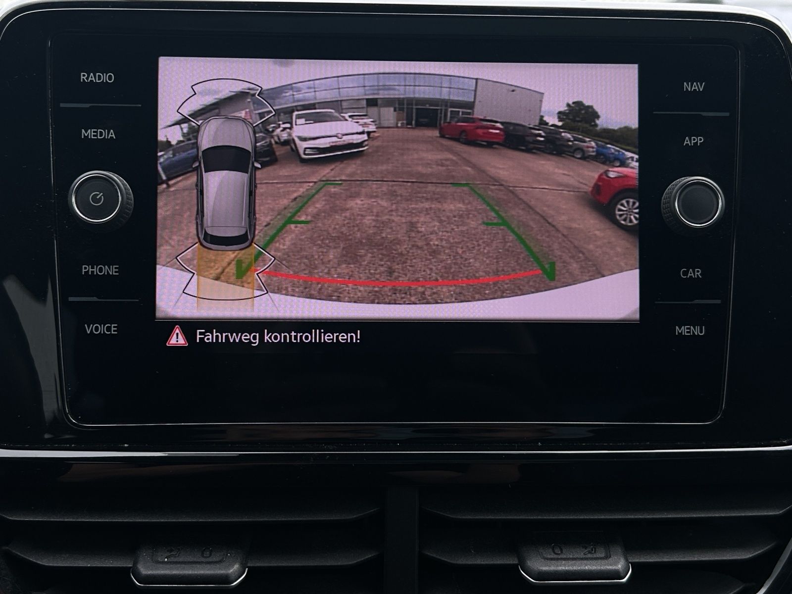 Fahrzeugabbildung Volkswagen T-Roc TDI Style DSG Matrix Navi ACC RFK Pano SHZ