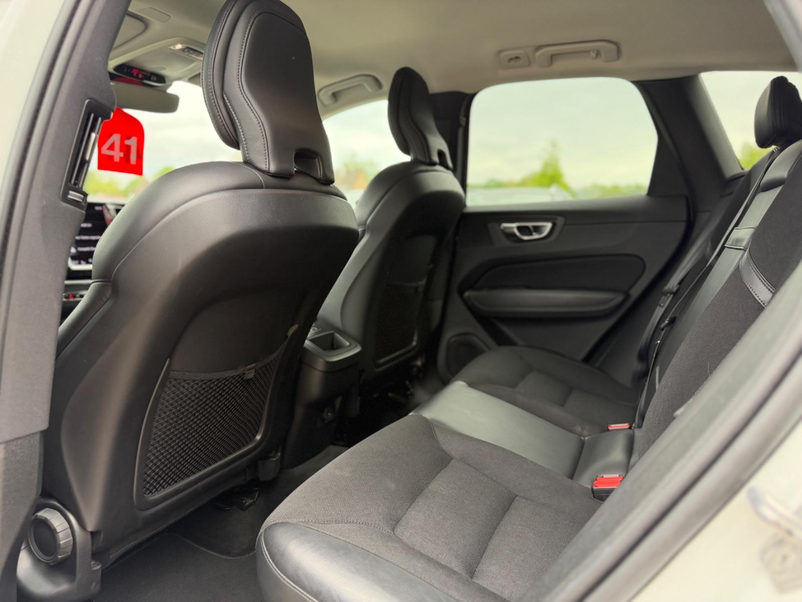 Volvo XC 60  Momentum Pro AWD*H&K*ACC*LED*AHK*
