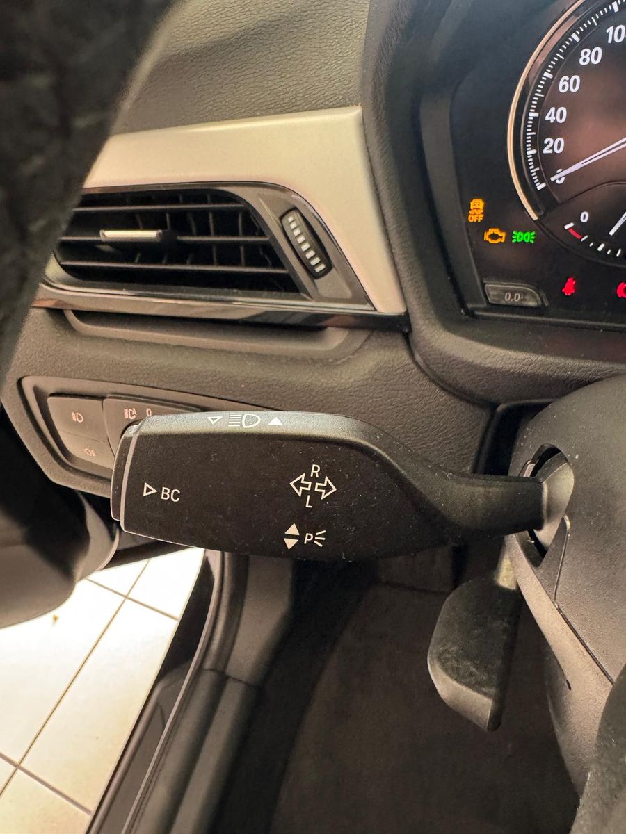 Fahrzeugabbildung BMW X1 Baureihe 18i / NAVI/ SCHECKHEFT / LED /