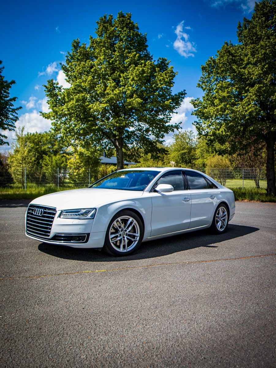 AUDI A8 4.0 TFSI /HUD/ACC/MASSAGE/MATRIX/20''