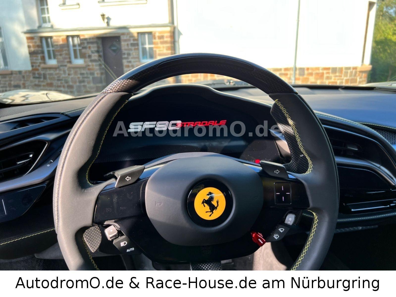 Ferrari SF90 Grigio Scuro Carbonsitze Liftsystem MwSt.