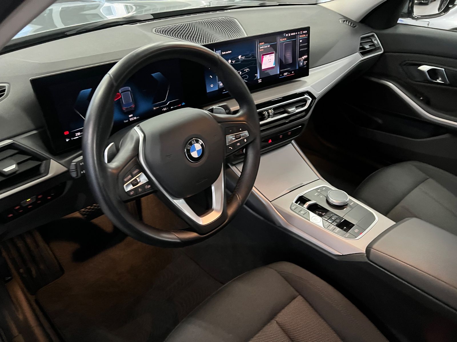 BMW 318 d Touring Driving Assistant+Facelift+Cockpit foto 20