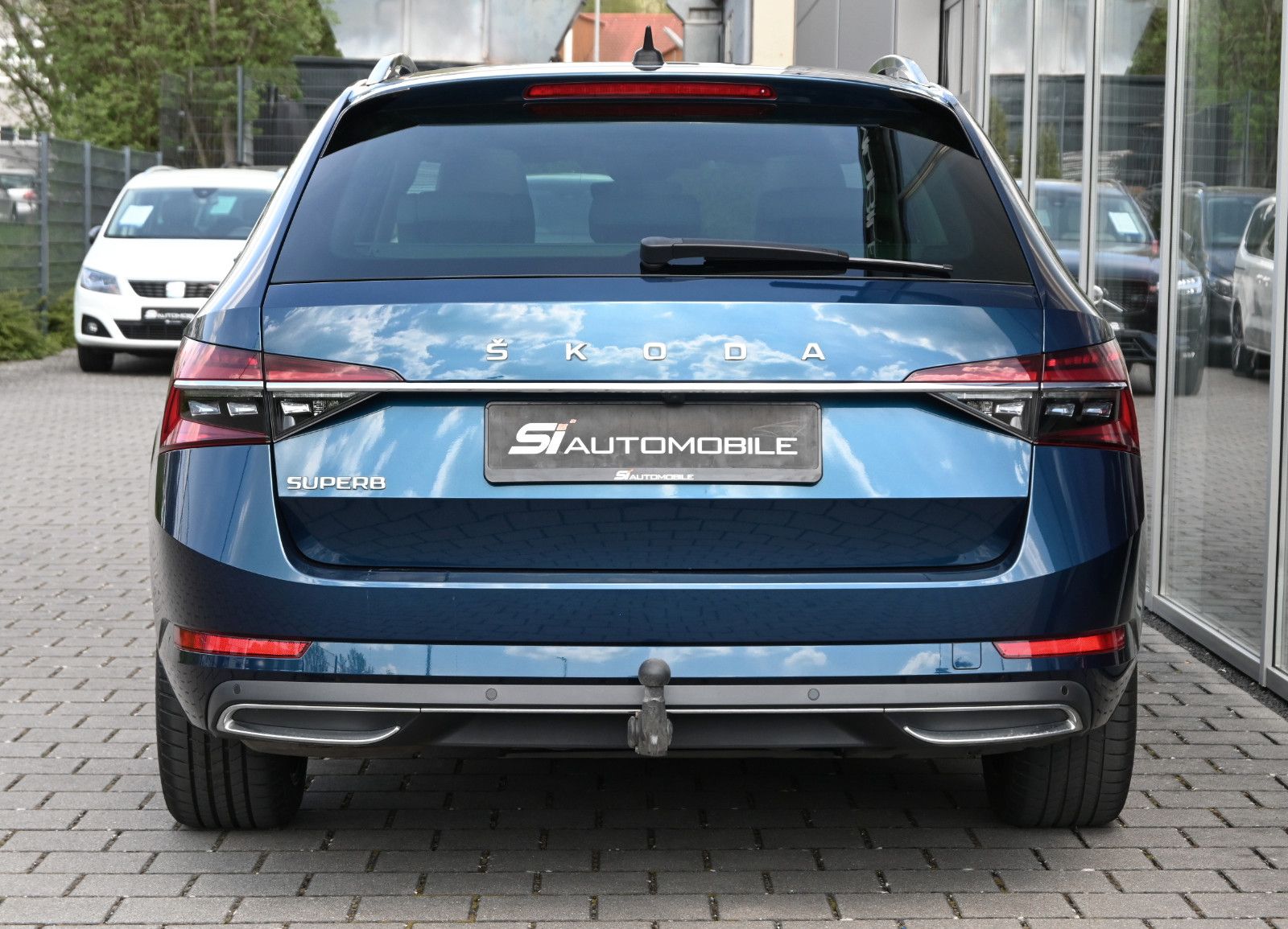 Fahrzeugabbildung SKODA Superb 2.0 TDI DSG L&K COMBI °ACC°AHK°STANDHEIZ°