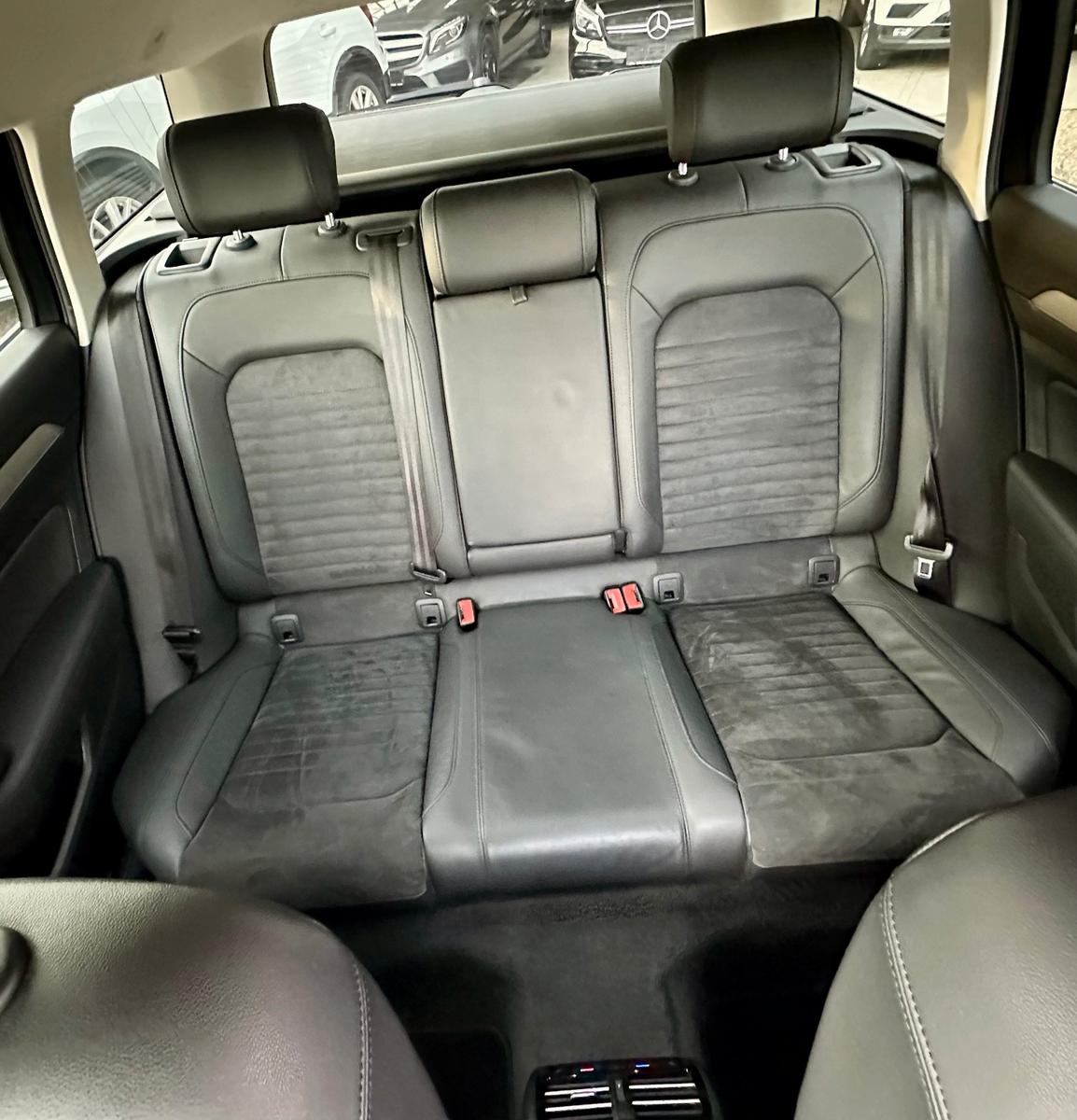Volkswagen Passat Variant Highline / Massage/Matrix-LED/ACC