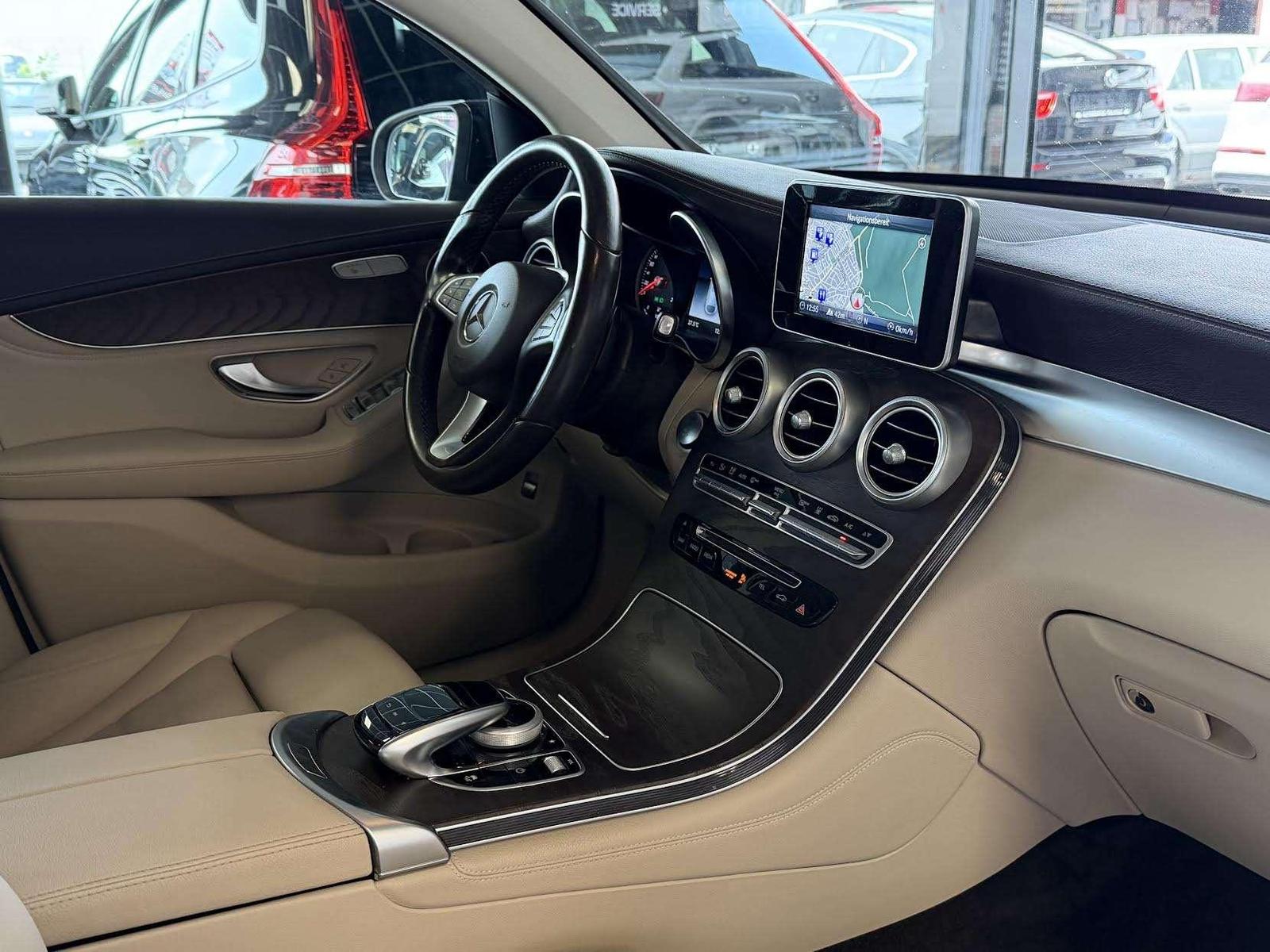 Mercedes-Benz GLC 300 GLC 300 COUPE AMG LINE 4Matic 360KAMERA 