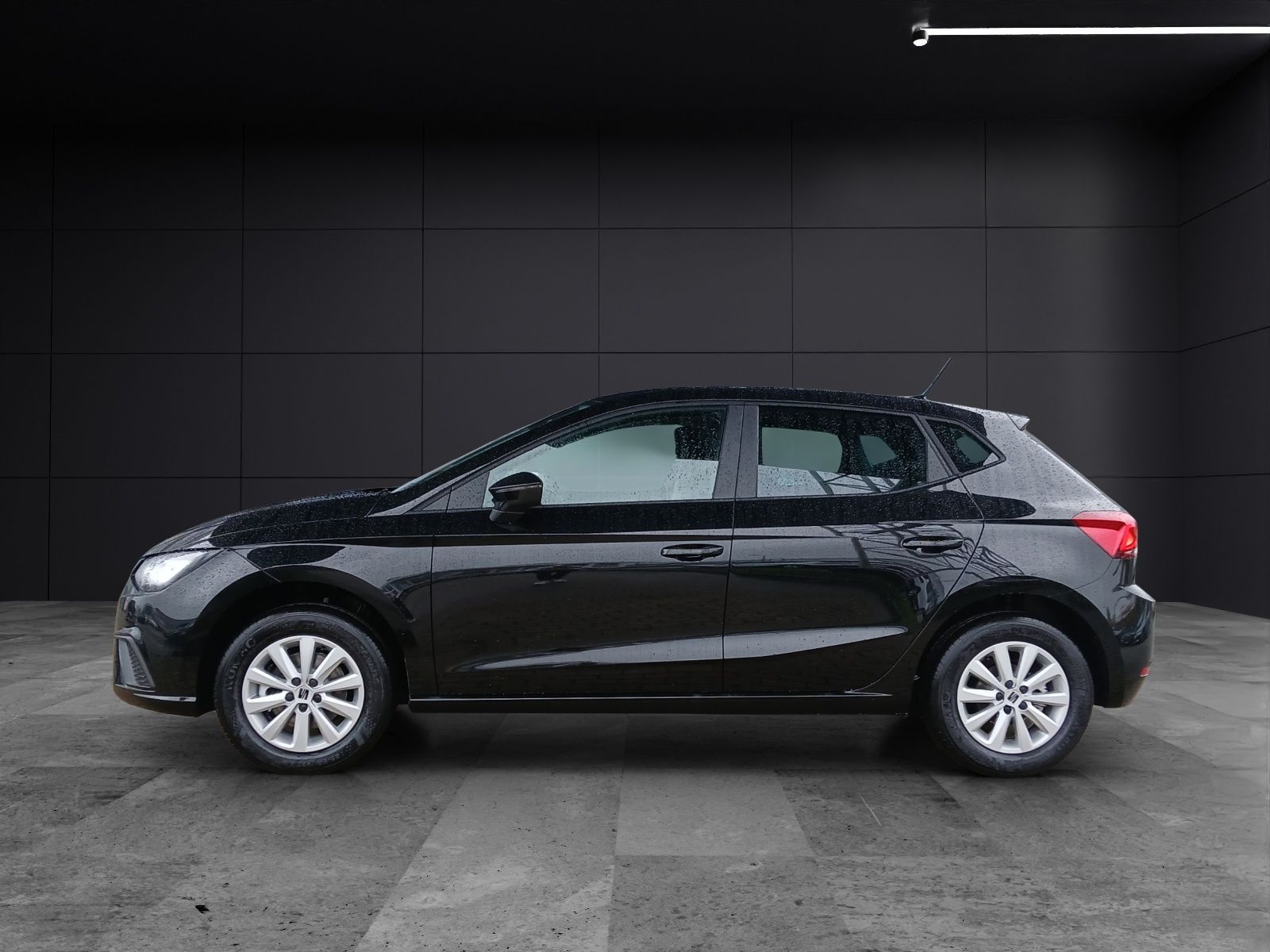 Fahrzeugabbildung SEAT Ibiza TSI Road-Edition DSG LED Navi AID ACC RFK