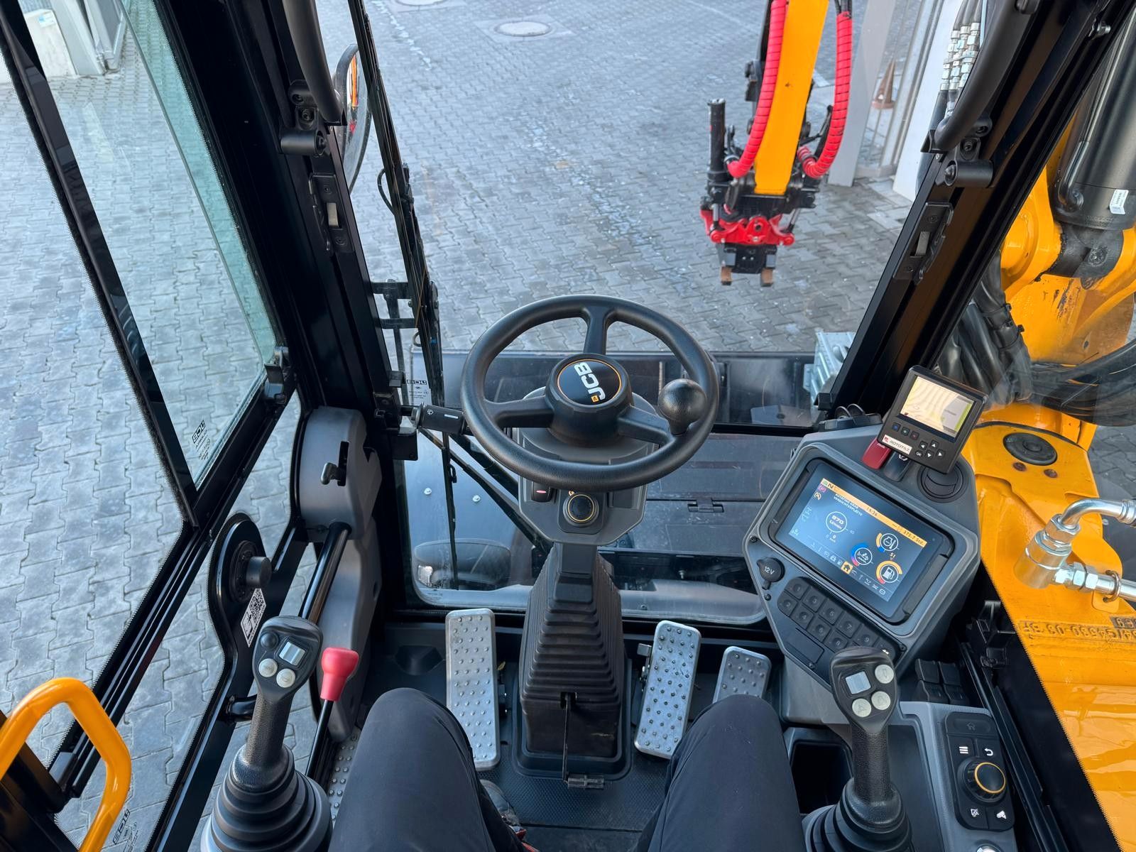 Fahrzeugabbildung JCB Hydradig / Skid-Steer-Aufnahme / nur 375h / 2024