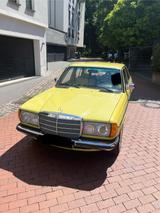 Mercedes-Benz 200 D - Mercedes-Benz 200 in Bonn