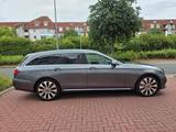 Mercedes-Benz E 350 d 4MATIC T Autom. - - Mercedes-Benz E-Klasse Gebrauchtwagen in Frankfurt