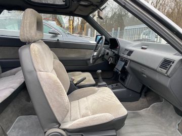Fahrzeugabbildung Mazda 626 2.0 Oldtimer*H-Kennzeichen*Elektr. Fensterh*