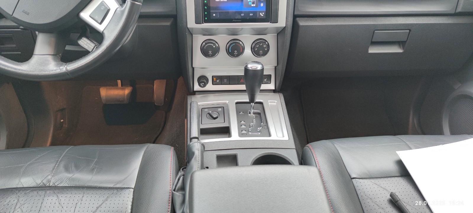 Dodge Nitro 2007 — interior