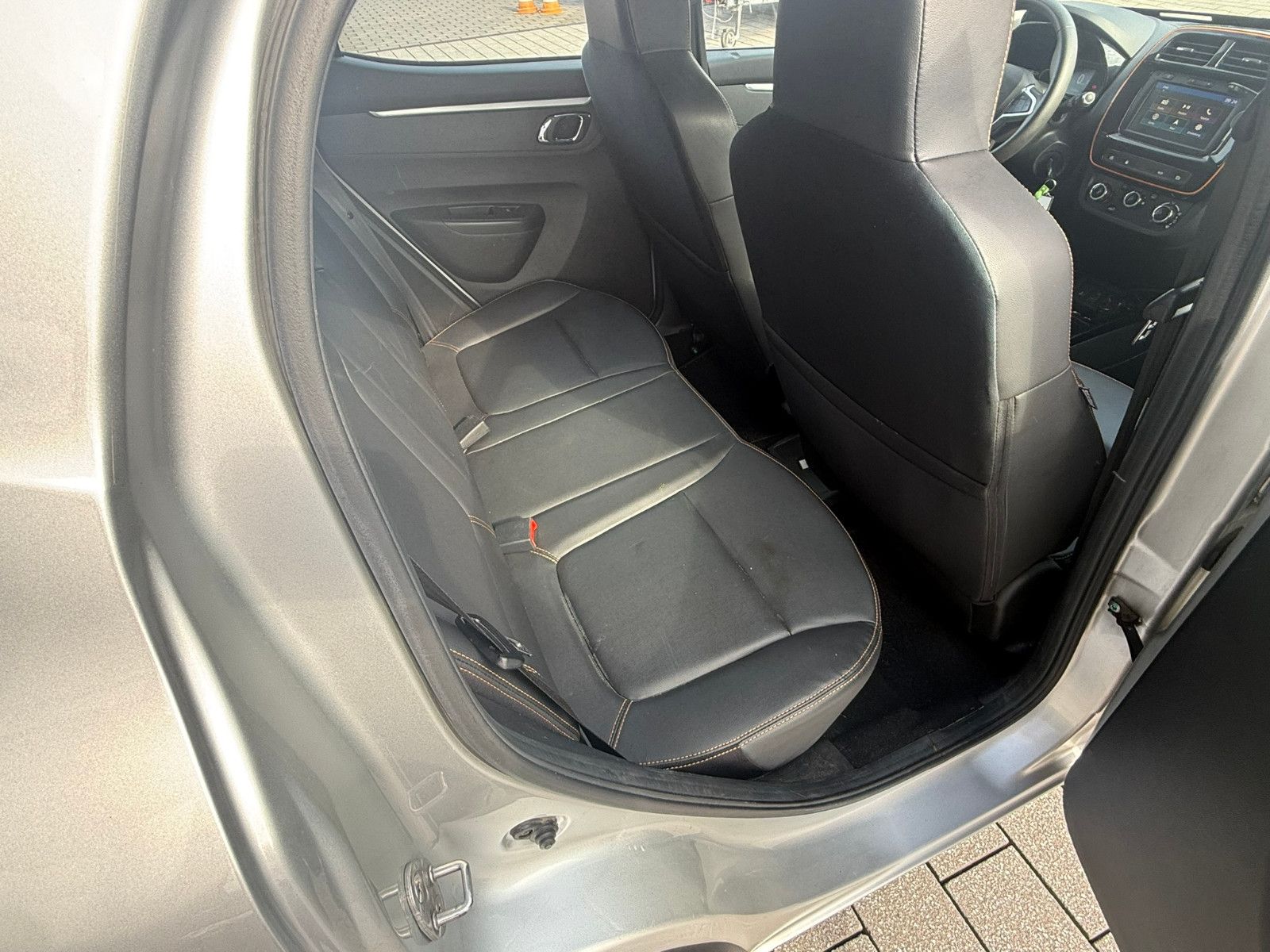 Fahrzeugabbildung Dacia Spring Electric Comfort Plus