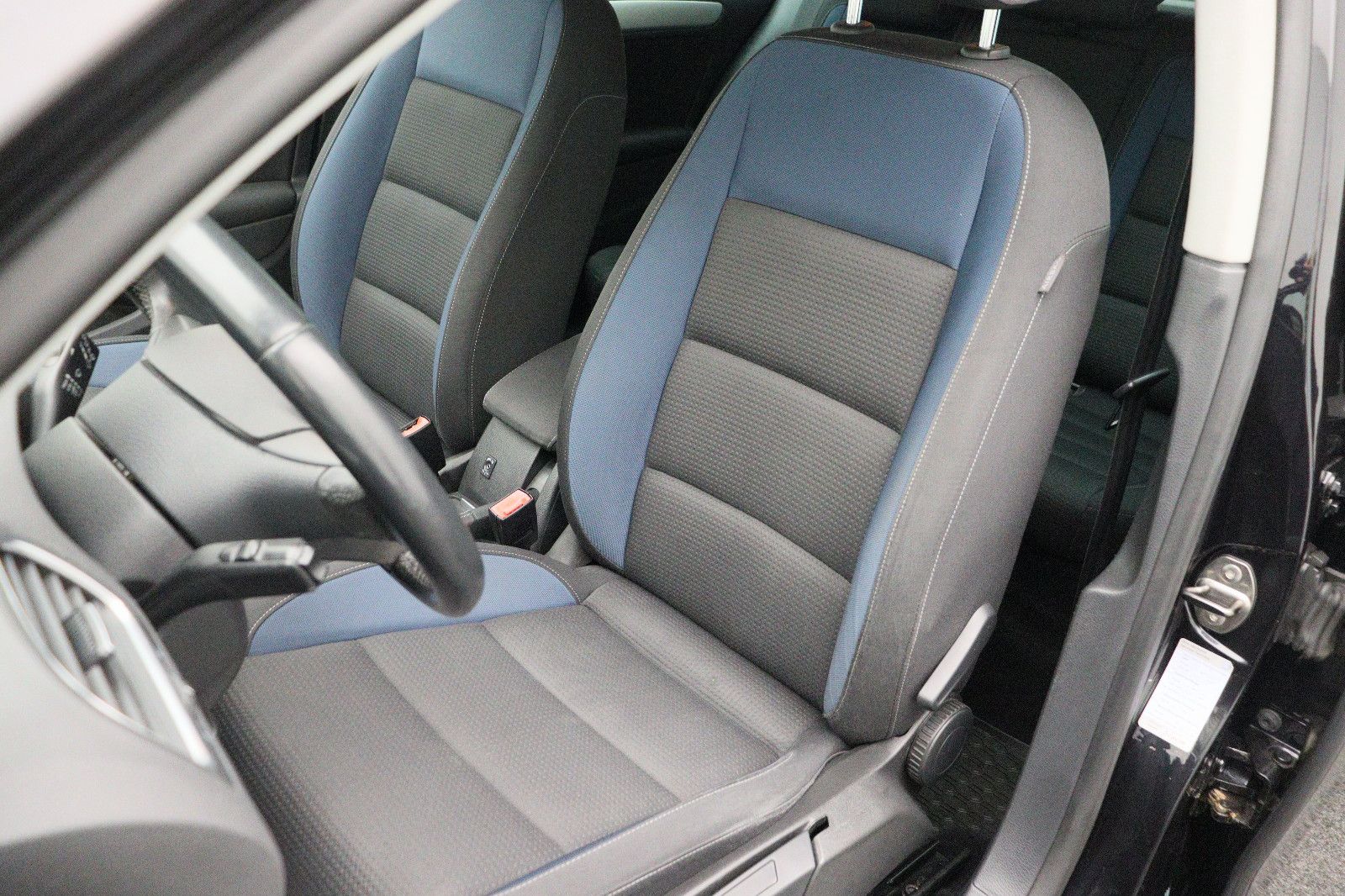 Fahrzeugabbildung Volkswagen Golf VI 1.2 Team