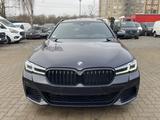 BMW 530d Touring M-Sportpaket Panorama*AHK*HUD* - BMW 530: Sportpaket 530d M