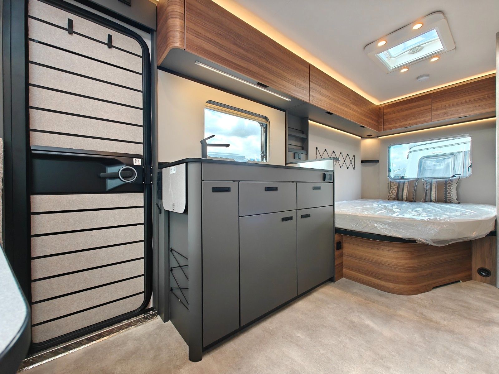 Fahrzeugabbildung HYMER / ERIBA / HYMERCAR Novaline 485 - MESSE-NEUHEIT 2026! -