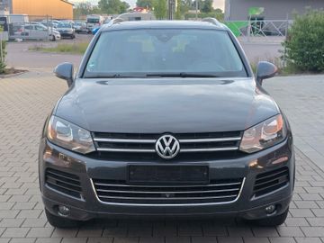 Volkswagen Touareg - 2