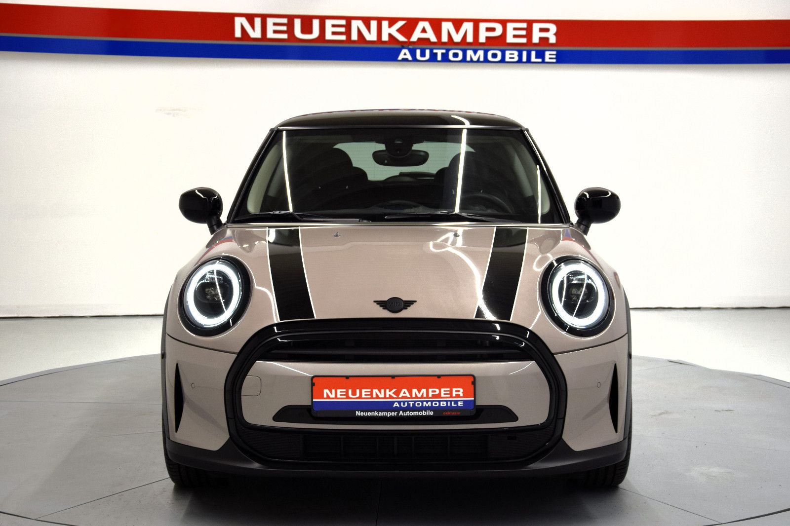 Fahrzeugabbildung MINI Cooper Classic Trim Leder Automatik Navi Shz PDC