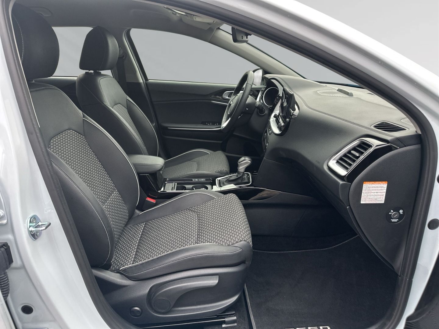 Fahrzeugabbildung Kia Ceed_sw Plug-in Hybrid Spirit 1.6 + El. Panodach