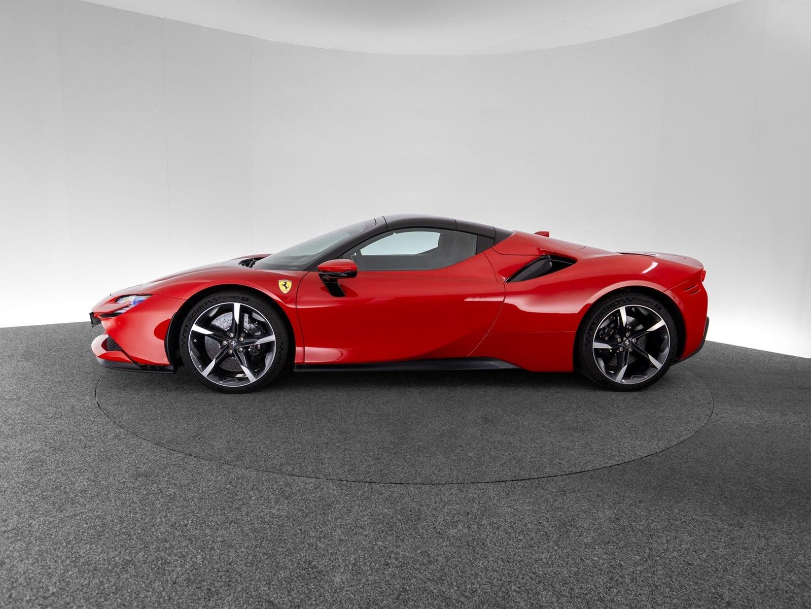 Ferrari SF90 Spider