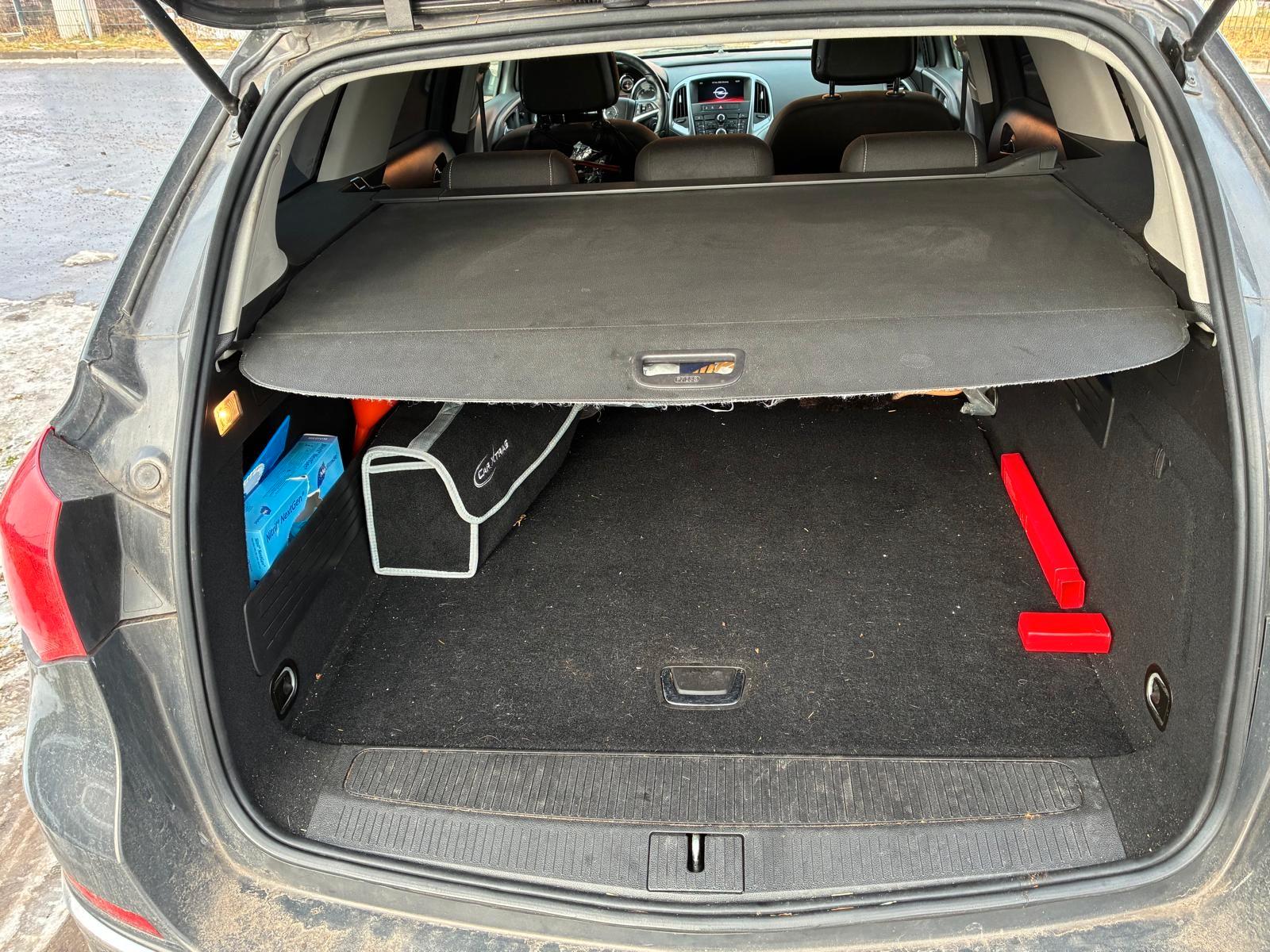 Opel Astra 2015 — photo 12