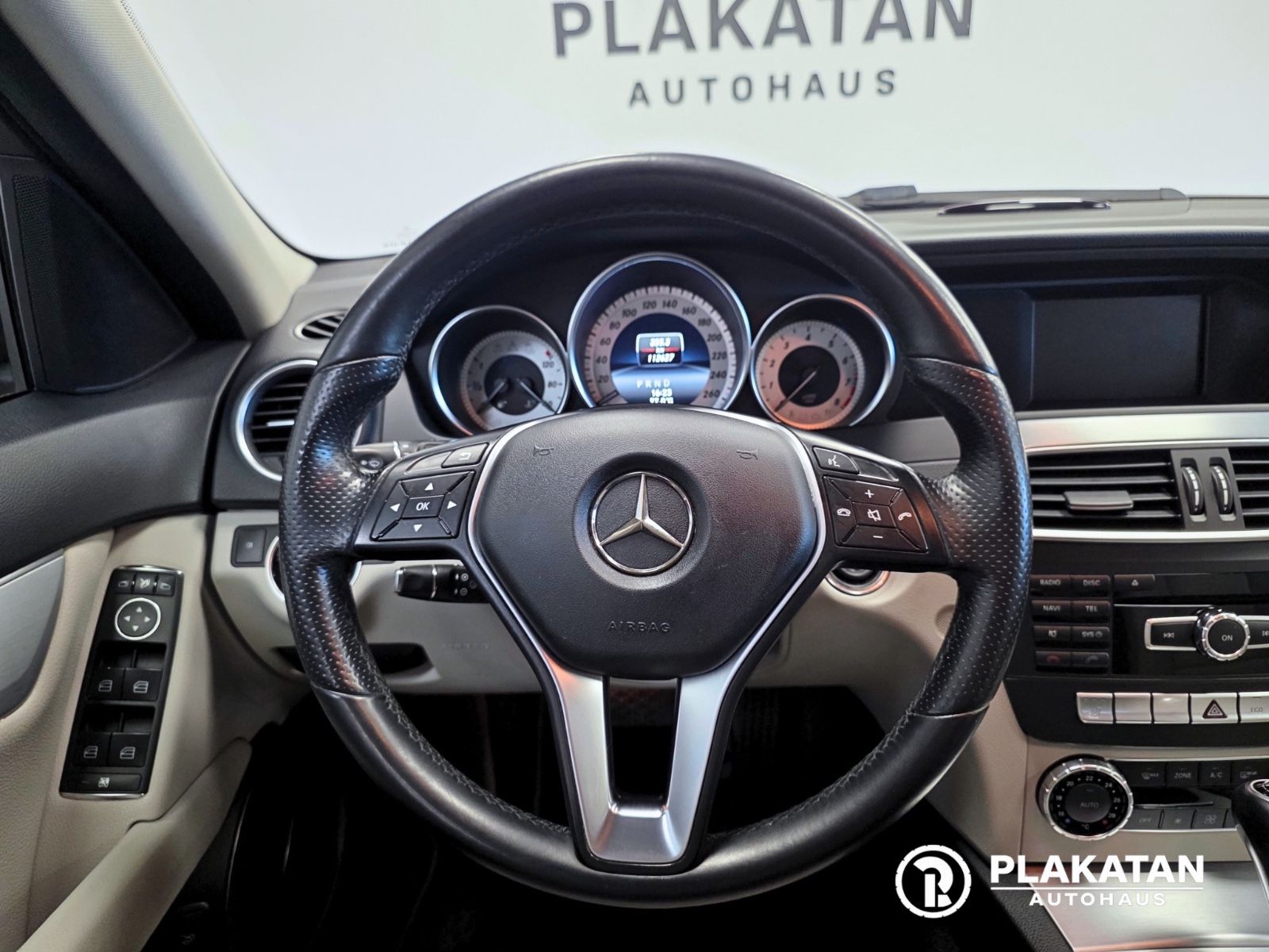 Fahrzeugabbildung Mercedes-Benz C 200 CGI Avantgarde Bi-Xenon AdaptLicht