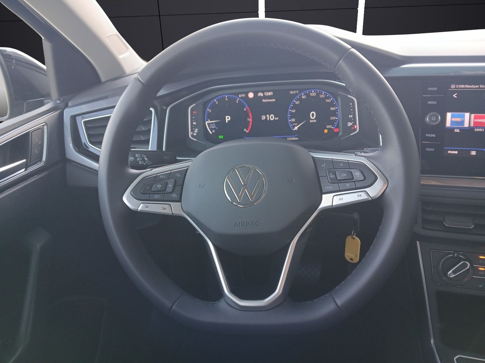 Fahrzeugabbildung Volkswagen Polo TSI Style DSG Matrix Navi AID ACC  PDC SH