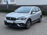 Suzuki SX4 S-Cross 4x4 Automatik Navi Xenon Pano - Suzuki SX4 aus 2017