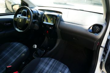 Fahrzeugabbildung Peugeot 108 Allure aus 1. Hand, erst 8Tkm!
