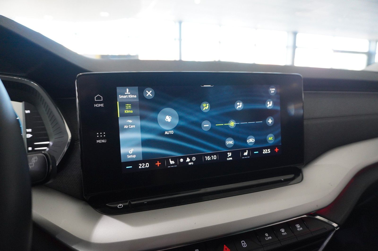 Fahrzeugabbildung SKODA Octavia COMBI 2.0D STYLE NAVI/LED/VIRTU./SHZ/DAB