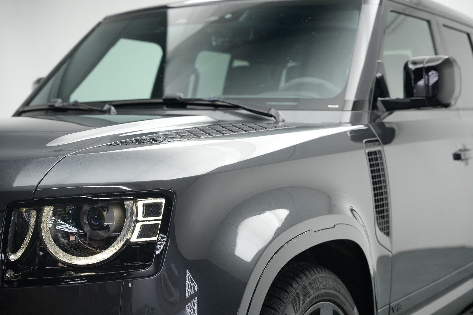 Fahrzeugabbildung Land Rover Defender 110 V8 *Panorama*HUD*Meridian*360°KAM*