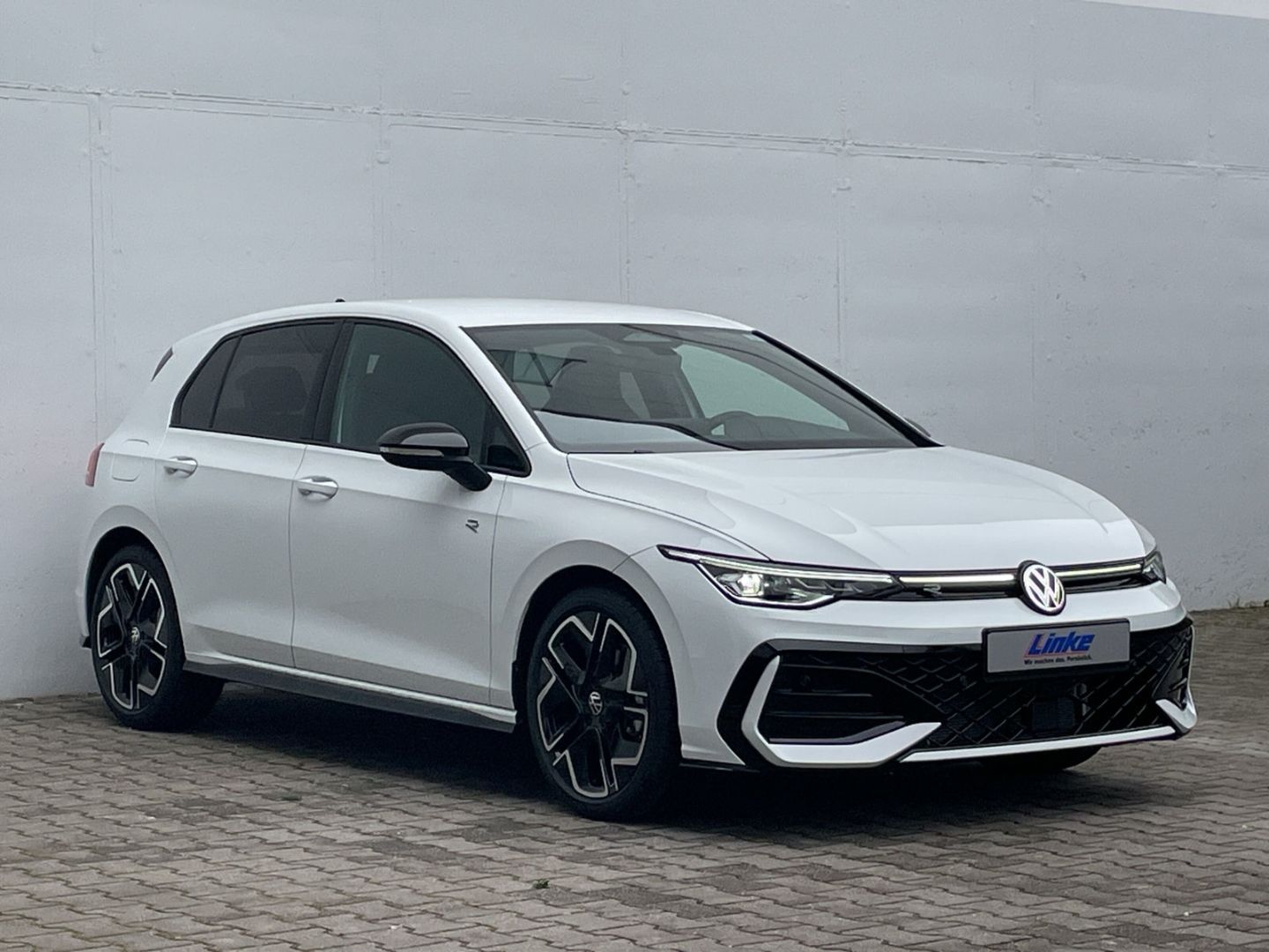 Golf VIII R-Line 1.5 eTSI DSG Black Style Kamera