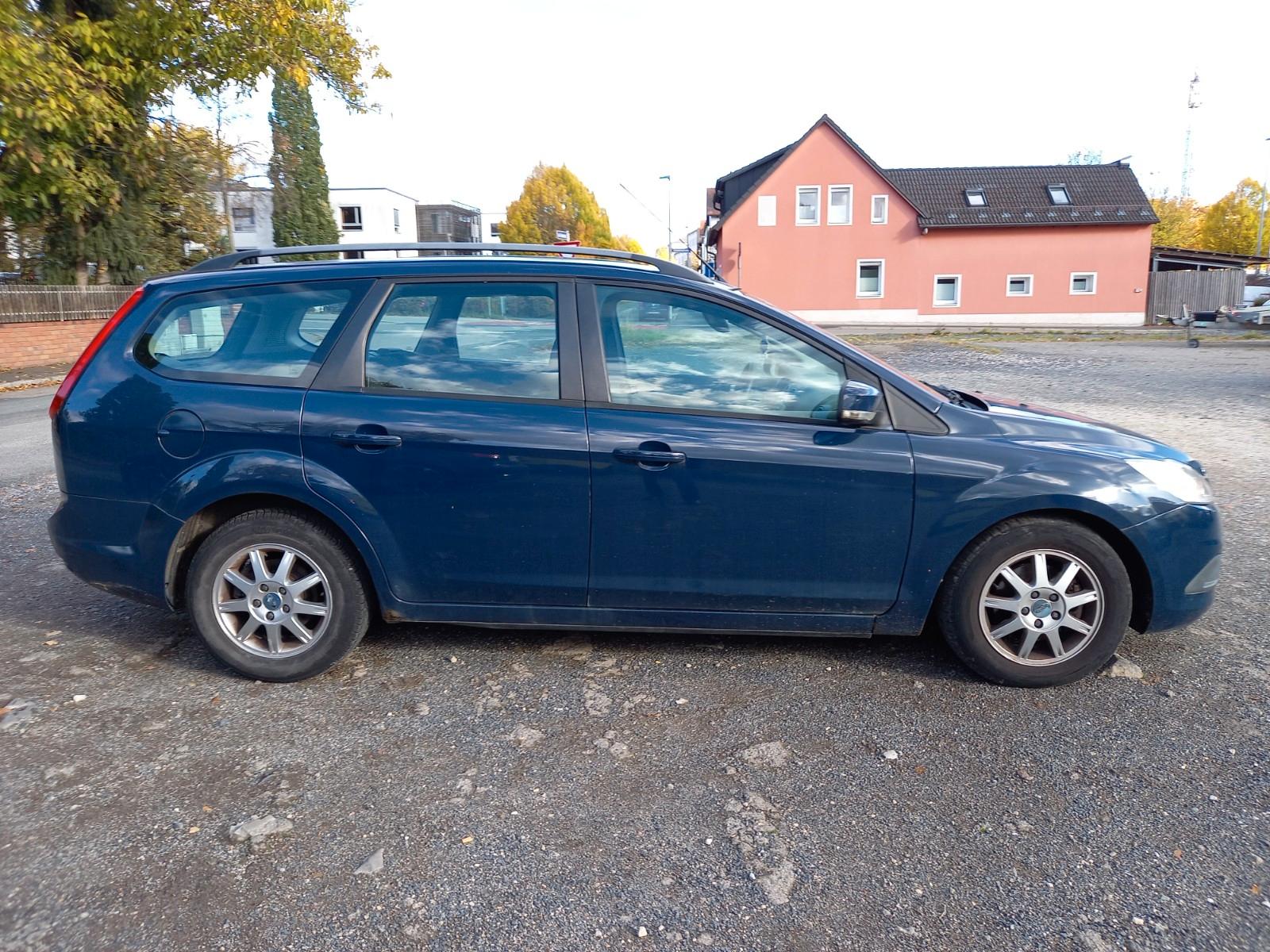 Ford Focus 2009 — салон