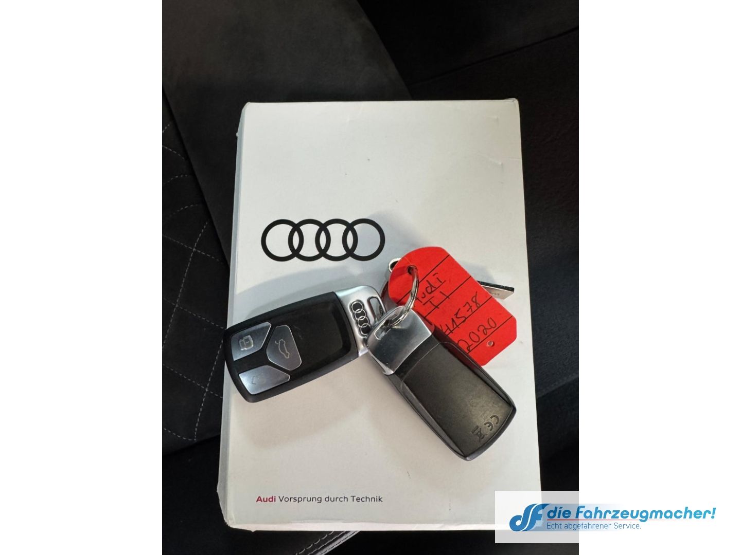 Fahrzeugabbildung Audi TT 40 TFSI 2.0 S line Sportpaket El. Verdeck Nav