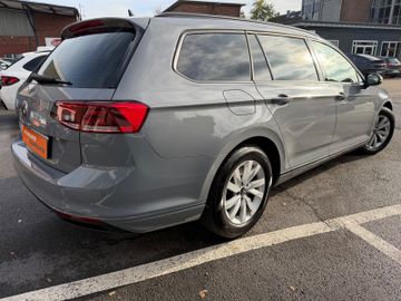 Volkswagen Passat Variant - 11