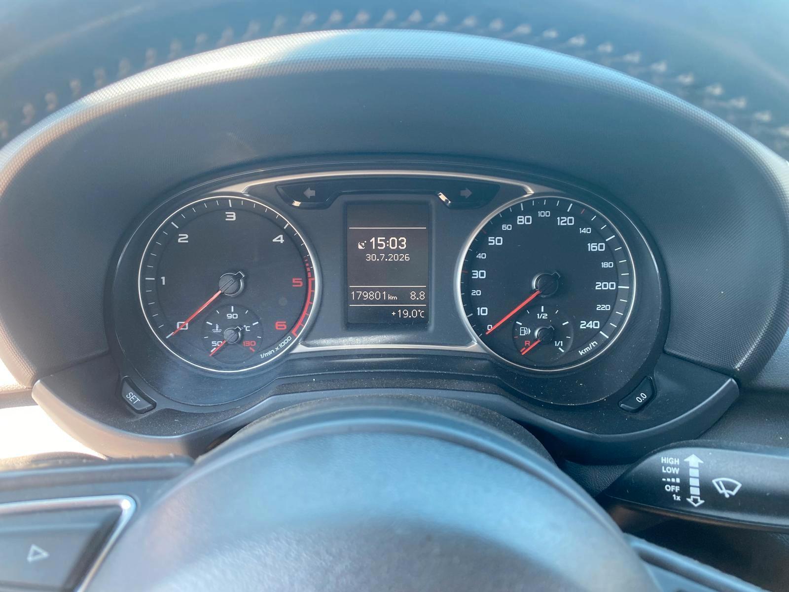 Audi A1 2011 — engine 1.598 cm³, 90 HP (66kW)