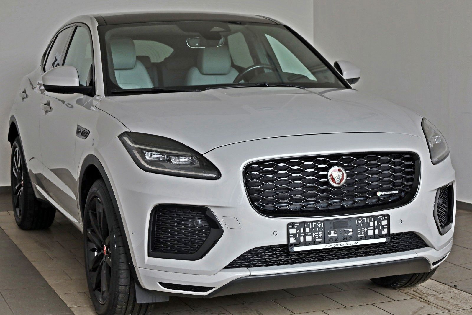 Fahrzeugabbildung Jaguar E-Pace R-Dynamic SE AWD,Navi,Kamera,ACC,AHK+WR