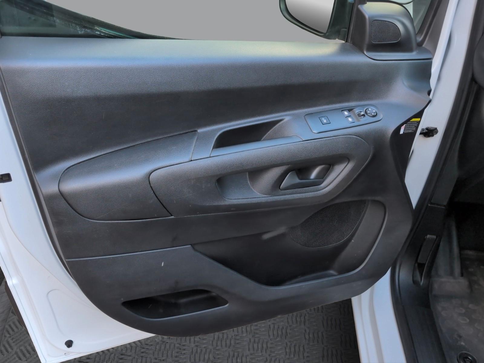 Peugeot Partner L1 1.5 HDI*AHK*NAVI*Kamera*Tempomat*220V