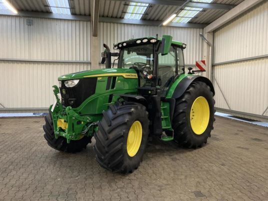 John Deere 6R 215