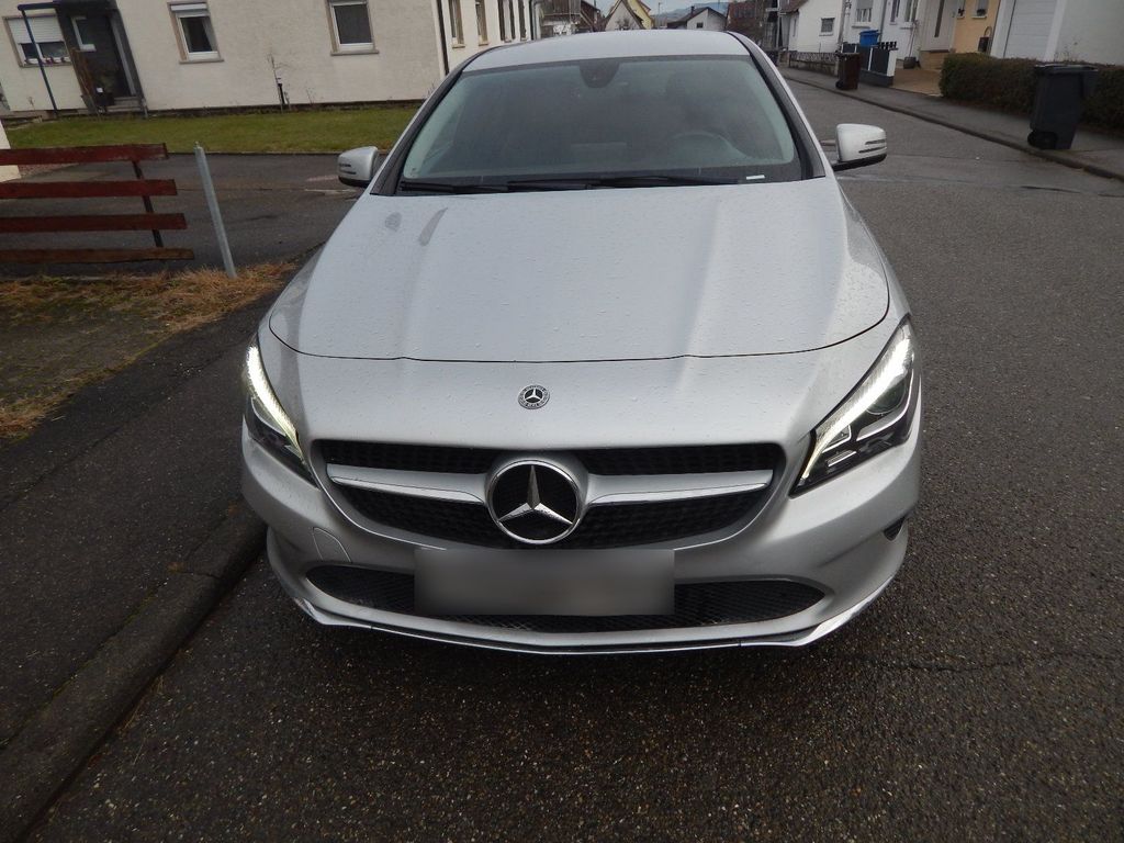 Image of Mercedes-Benz CLA 200